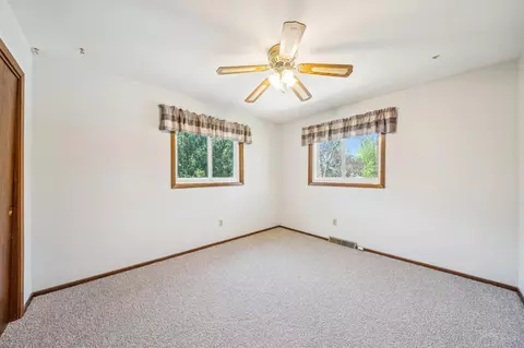 1401 Mitchell Dr, Faribault, MN 55021 photo 15