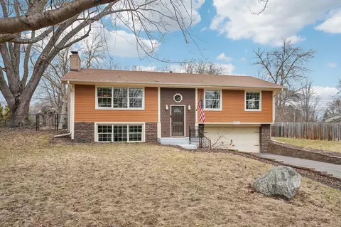 16210 Woodland Ln, Minnetonka, MN 55345