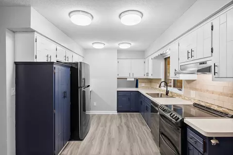 Kitchen - 2044 Commerce Blvd, Mound, MN 55364 photo 1 of 3