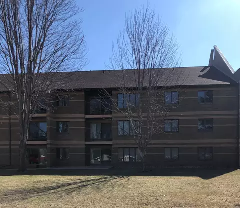 1801 Becker Ave SE #202, Willmar, MN 56201