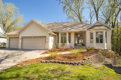 1840 Deer Pond Cir, Eagan, MN 55122