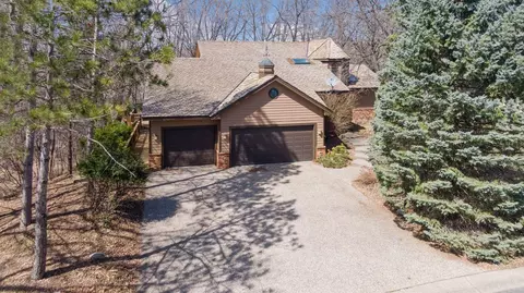 13196 Cardinal Creek Rd, Eden Prairie, MN 55346