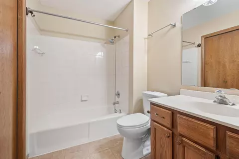 Bath - 5342 Highpointe Dr, Bloomington, MN 55437 photo 1 of 3