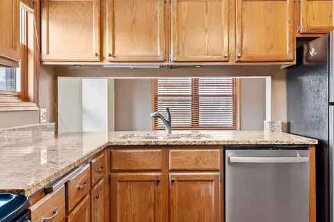 Kitchen - 5342 Highpointe Dr, Bloomington, MN 55437 photo 3 of 5