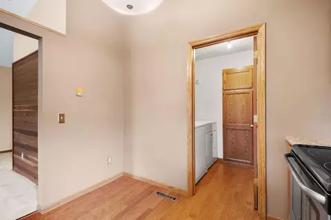 Entry Way - 5342 Highpointe Dr, Bloomington, MN 55437 photo 1 of 1