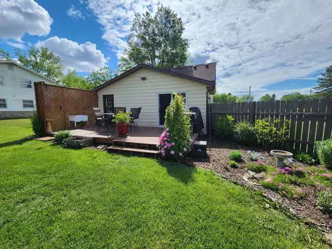 12 Oak Ave SE, Racine, MN 55967