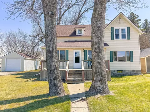 Exterior - 202 1st St E, Chokio, MN 56221 photo 2 of 8