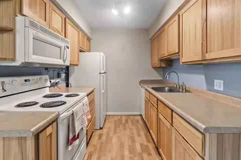 7318 W 22nd St #210, Saint Louis Park, MN 55426