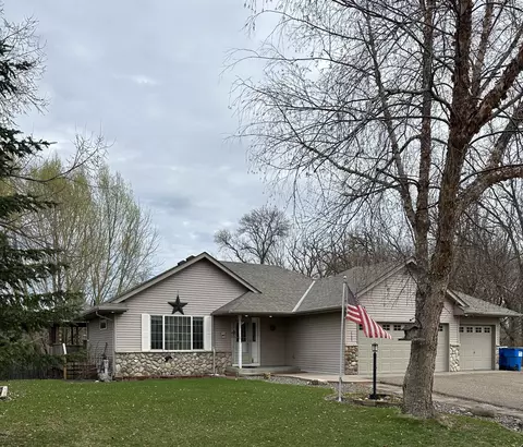 7790 385th St, North Branch, MN 55056