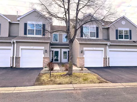 7323 Derby Ln, Shakopee, MN 55379