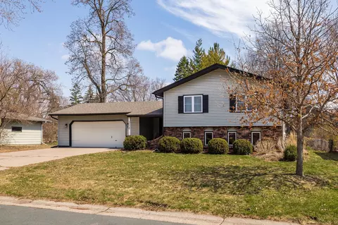 3110 Evelyn St, Roseville, MN 55113