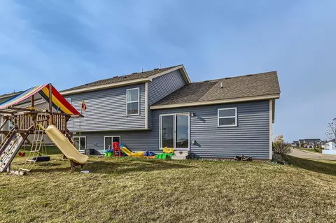 Exterior - 1133 Stonebridge Path, Jordan, MN 55352 photo 6 of 6