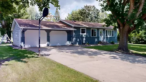 Exterior - 2304 3rd Ave SE, Willmar, MN 56201 photo 6 of 6