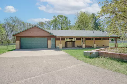 30 Buckskin Blvd SE, Isanti, MN 55040