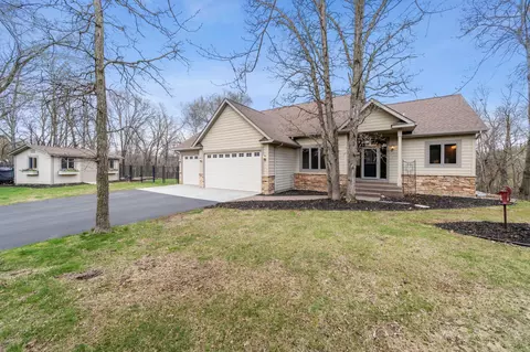 876 Alex Ln, Hudson, WI 54016