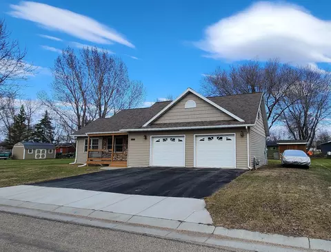 529 8th St, Audubon, MN 56511