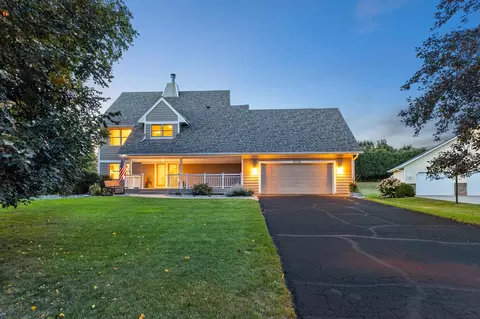 3703 Blackhawk Lake Ct, Eagan, MN 55122