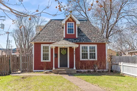 54 6th Ave S, Hopkins, MN 55343