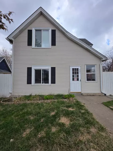 891 Geranium Ave E, Saint Paul, MN 55106