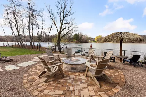 5320 132nd St W, Apple Valley, MN 55124