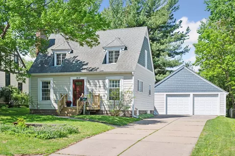 1817 Arona St, Falcon Heights, MN 55113