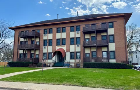 913 Abbott St #304, Albert Lea, MN 56007