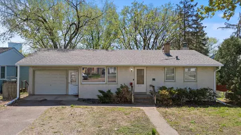 2212 Conway St, Saint Paul, MN 55119