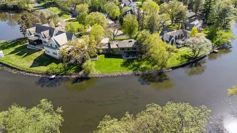 4801 E Sunnyslope Rd, Edina, MN 55424