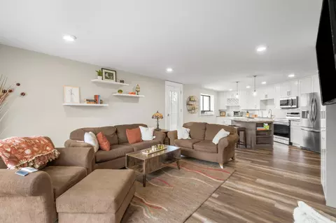 10401 Cedar Lake Rd #319, Minnetonka, MN 55305
