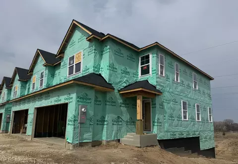 1704 Tyrone Dr, Shakopee, MN 55379