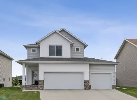 5521 8th St W, West Fargo, ND 58078