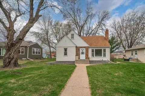 1139 Kruse St, West Saint Paul, MN 55118