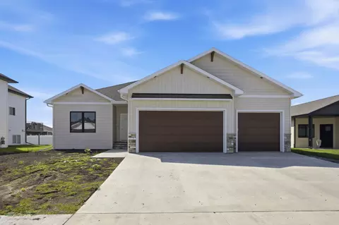 5868 Ellis Dr W, Horace, ND 58047