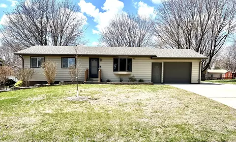 1212 12th St SE, Willmar, MN 56201 photo 2
