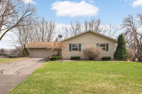 4657 Heritage Hills Cir, Bloomington, MN 55437