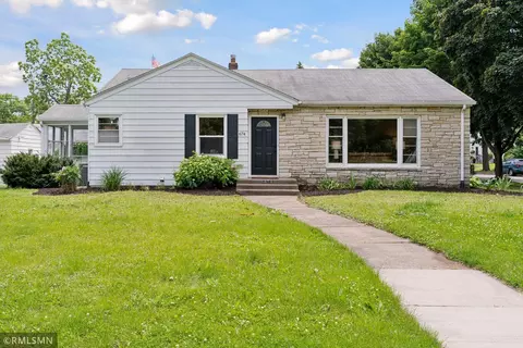 674 Wheelock Pkwy W, Saint Paul, MN 55117