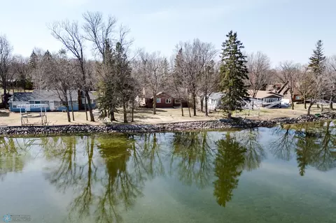 416 Shorewood Dr, Detroit Lakes, MN 56501