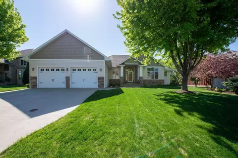 26 Deerwood Ct, North Mankato, MN 56003