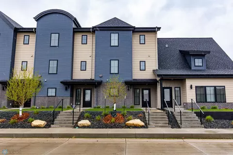 4116 Arthur Dr, Fargo, ND 58104