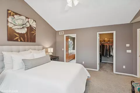 Bedroom - 1475 W Pond Rd, Eagan, MN 55122 photo 2 of 6