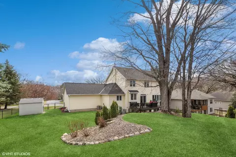 Exterior - 1475 W Pond Rd, Eagan, MN 55122 photo 6 of 13