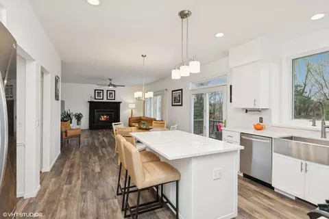 Kitchen - 1475 W Pond Rd, Eagan, MN 55122 photo 4 of 6