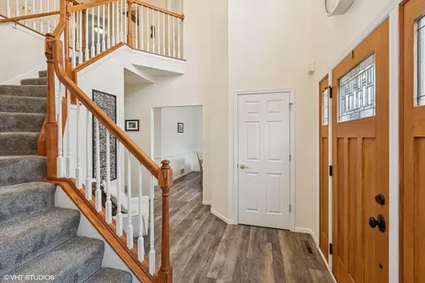 Entry Way - 1475 W Pond Rd, Eagan, MN 55122 photo 3 of 7