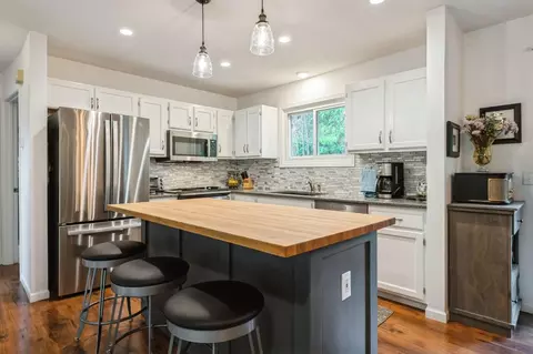 6708 Amherst Ln, Eden Prairie, MN 55346