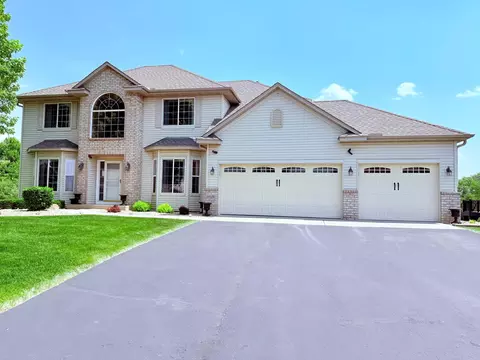 20526 Gateway Dr, Lakeville, MN 55044
