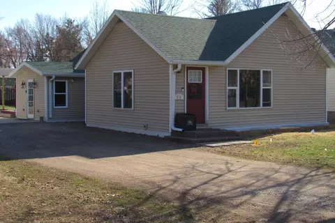 216 2nd St, Moose Lake, MN 55767