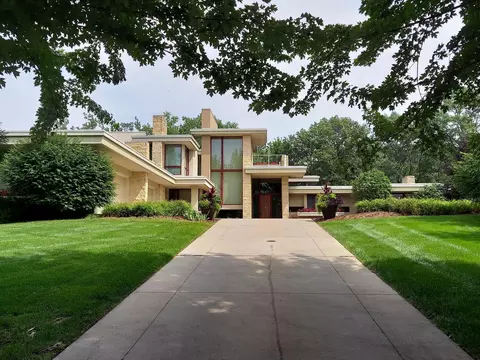685 Hidden Creek Trl, Mendota Heights, MN 55118