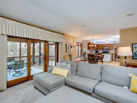 684 Stonewood Rd, Eagan, MN 55123 photo 13