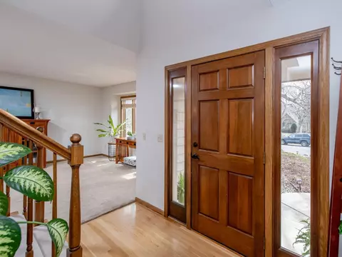 684 Stonewood Rd, Eagan, MN 55123 photo 17