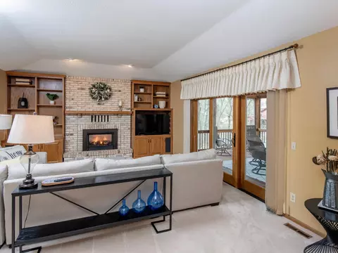 684 Stonewood Rd, Eagan, MN 55123 photo 7